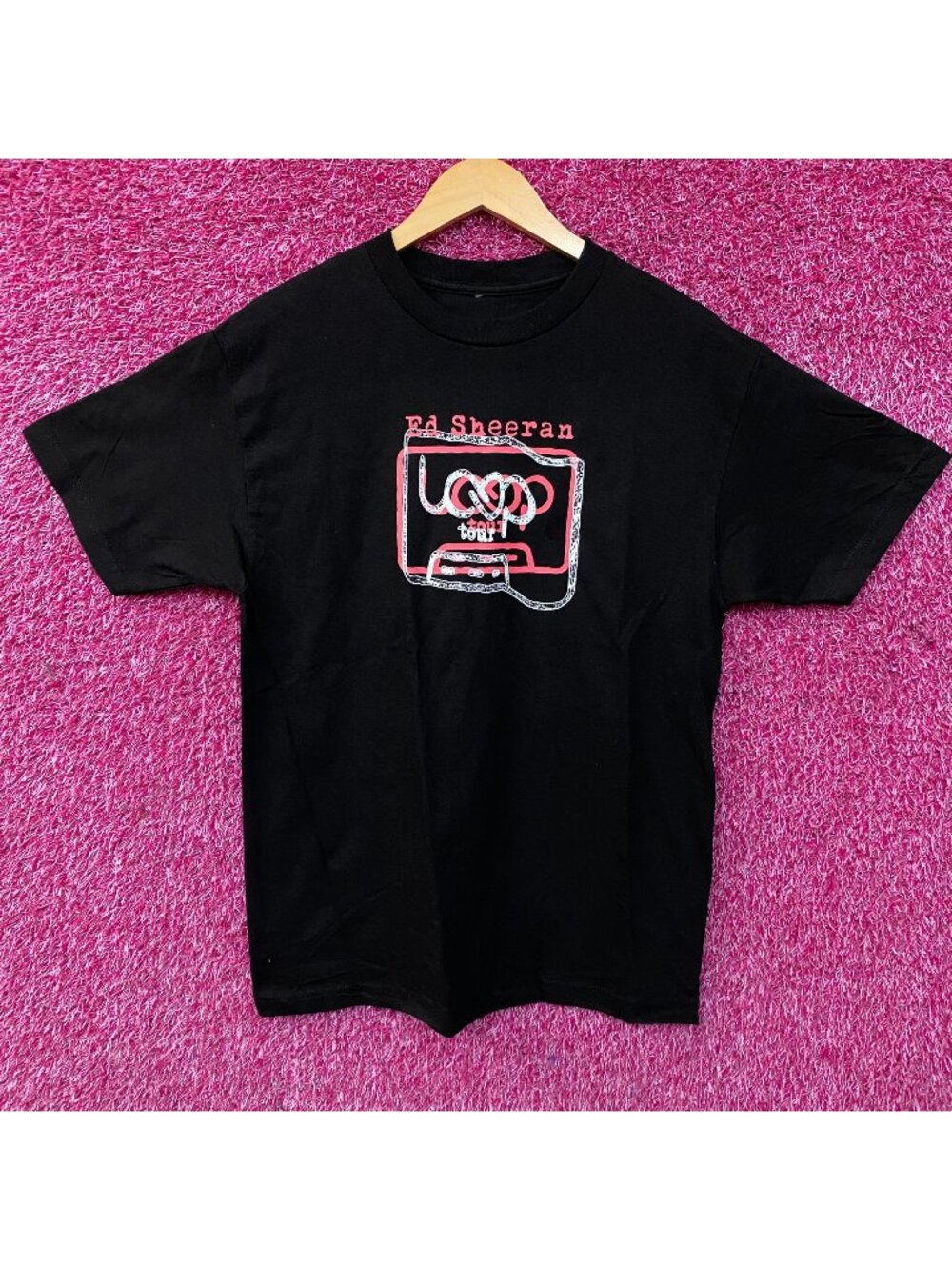 Ed Sheeran "Loop Tour" Cassette Tape Graphic T-Shirt Medium